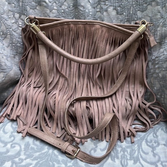 Moda Luxe fringe leather&vegan purse. Taupe - Picture 5 of 8